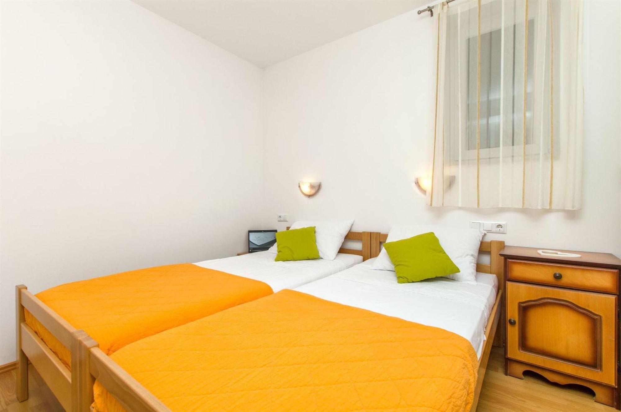 Apartments Mira Omiš Eksteriør billede