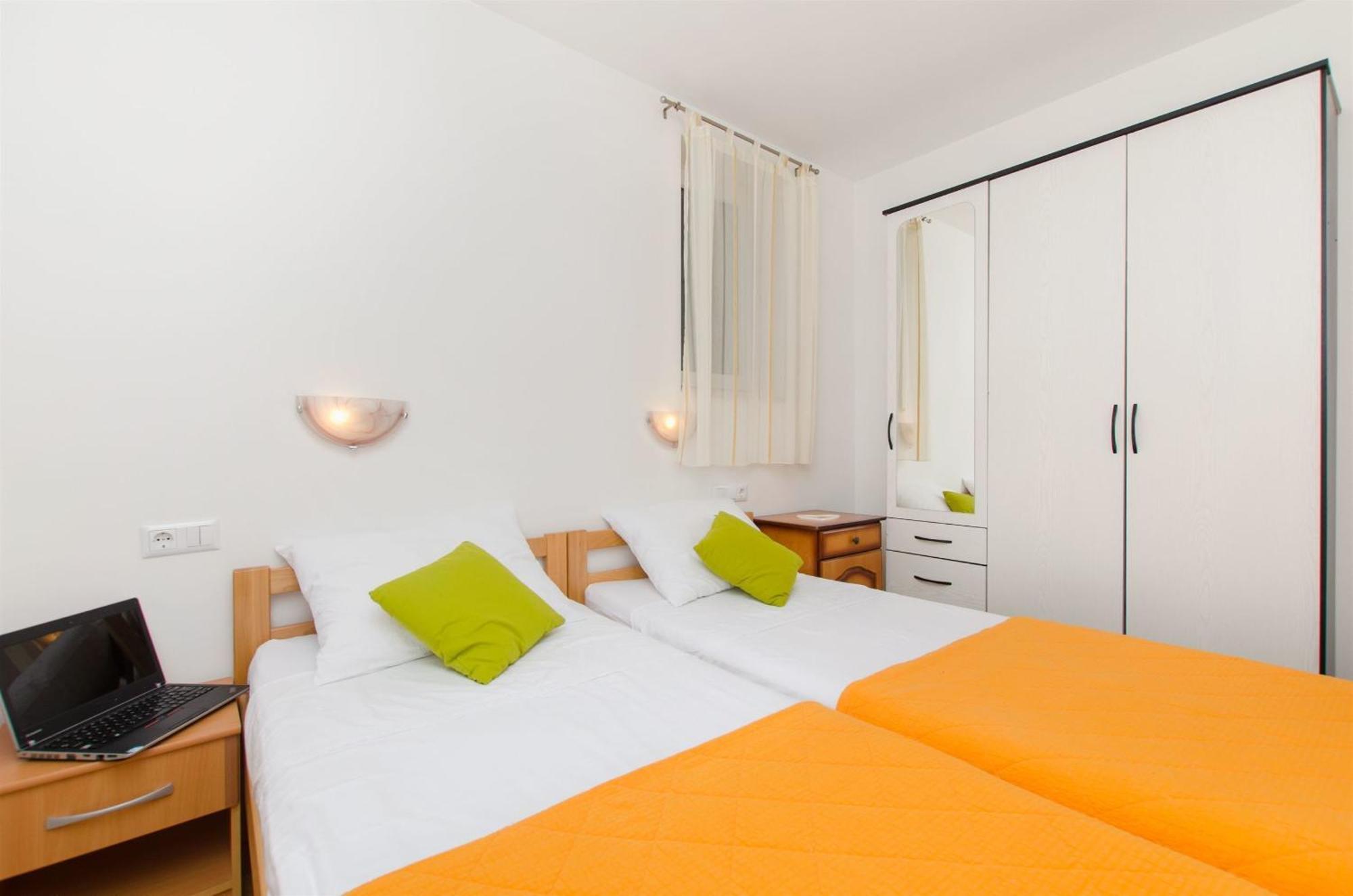 Apartments Mira Omiš Eksteriør billede
