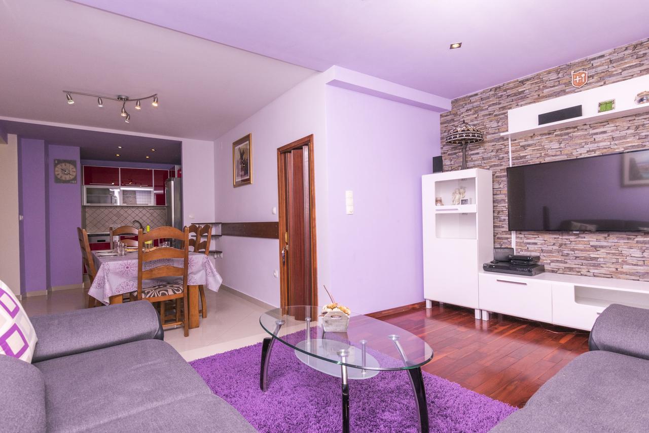 Apartments Mira Omiš Eksteriør billede