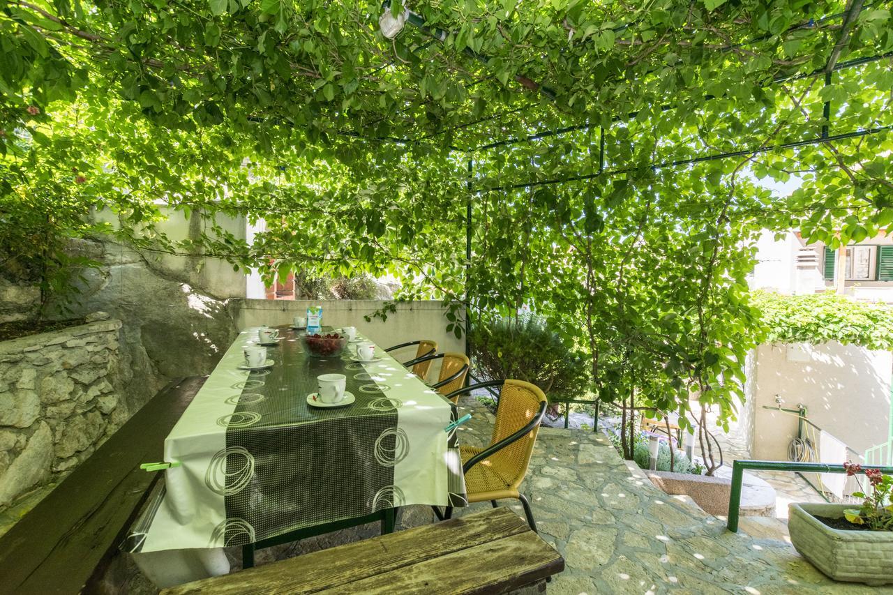Apartments Mira Omiš Eksteriør billede