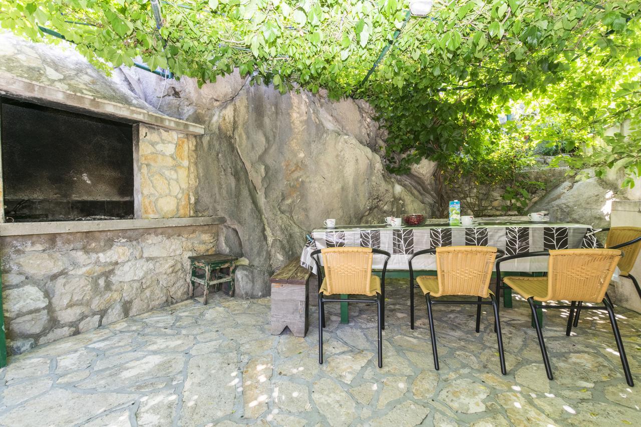 Apartments Mira Omiš Eksteriør billede