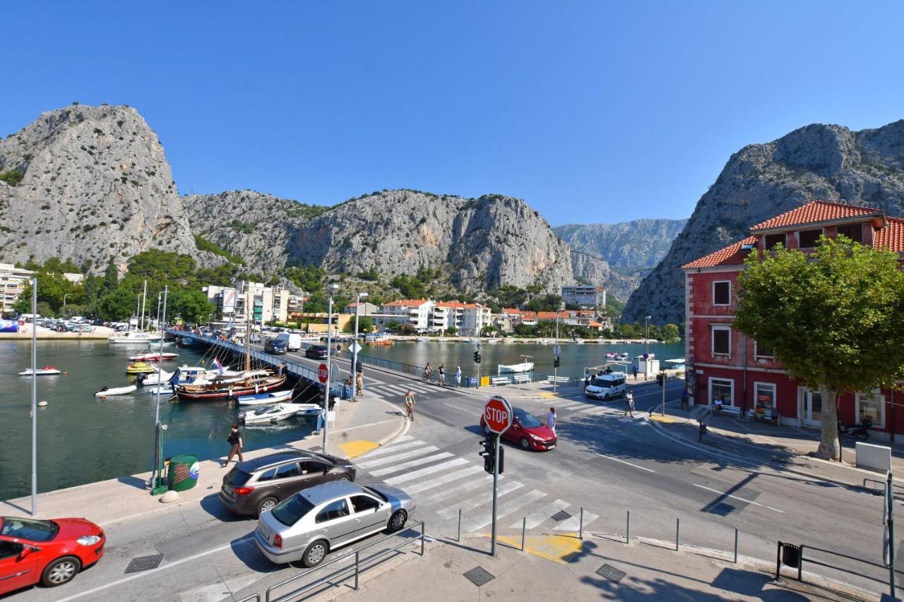 Apartments Mira Omiš Eksteriør billede